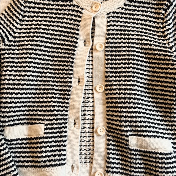 Uniqlo Black and Cream Cardigan Sweater - Picture 3 of 3